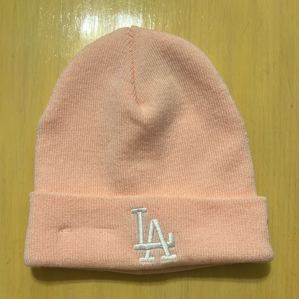 New Era Women’s Beanie Pink LA